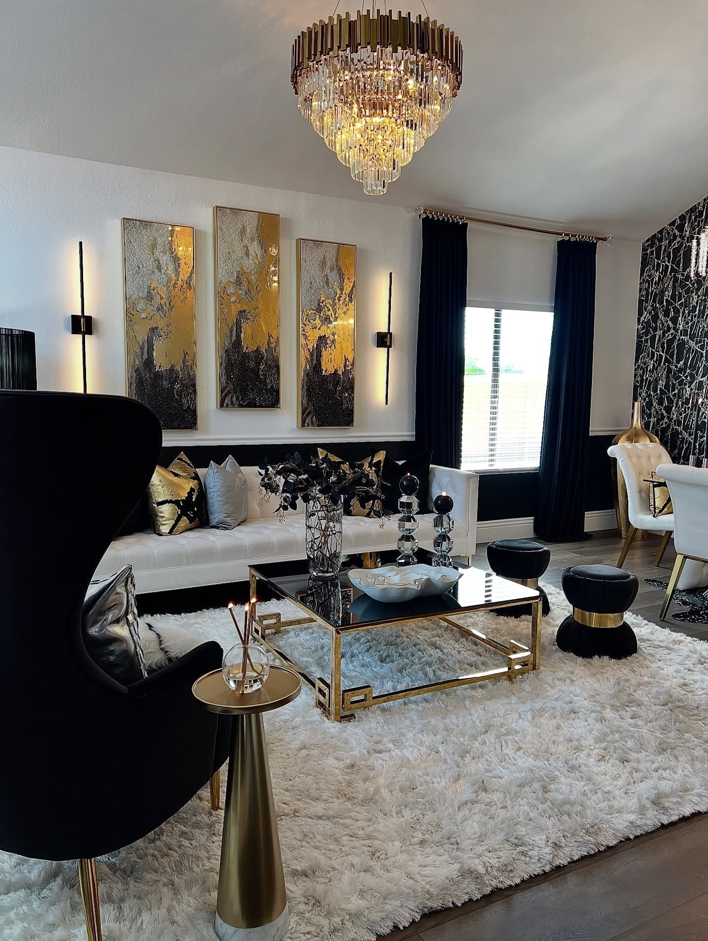 13 Classy Black and Gold Living Room Ideas That Scream Luxury ...