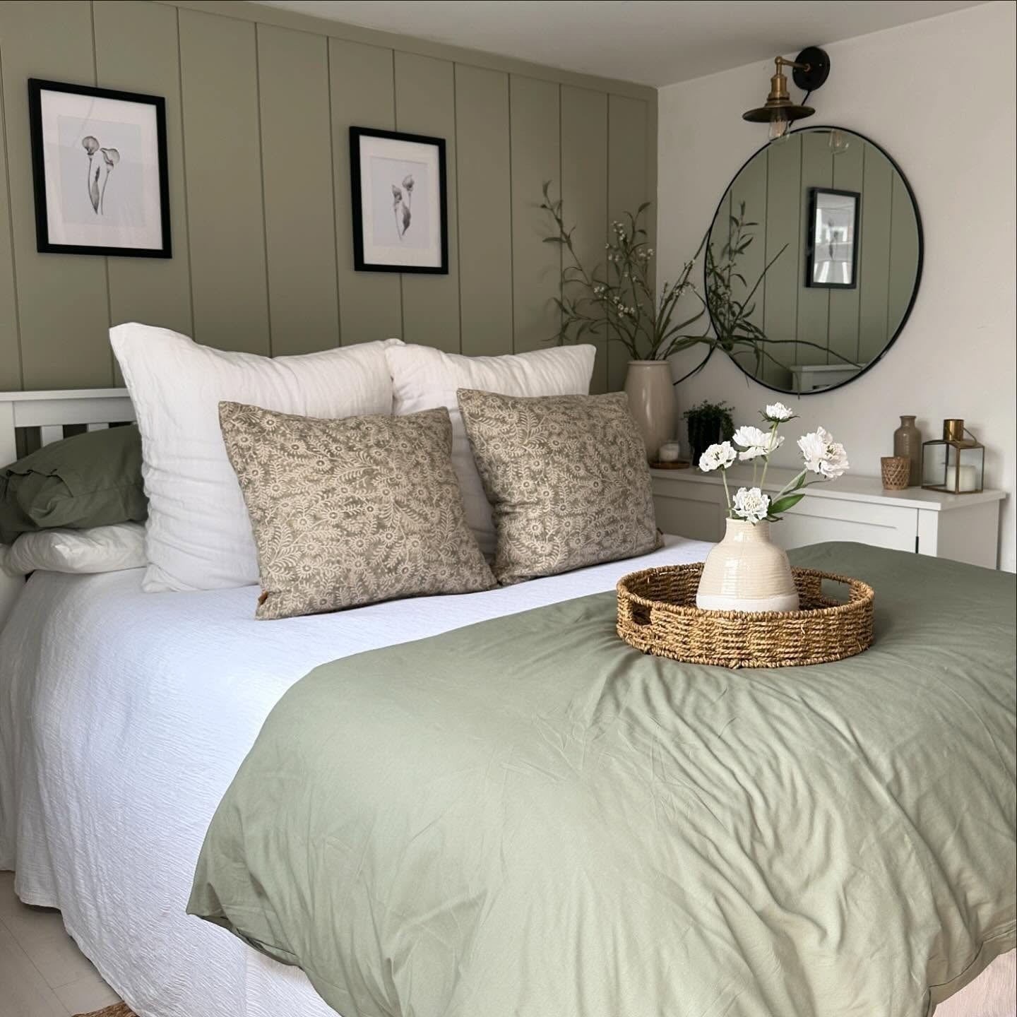 18 Light Green Bedroom Ideas to Refresh Your Space – CreativeBooster