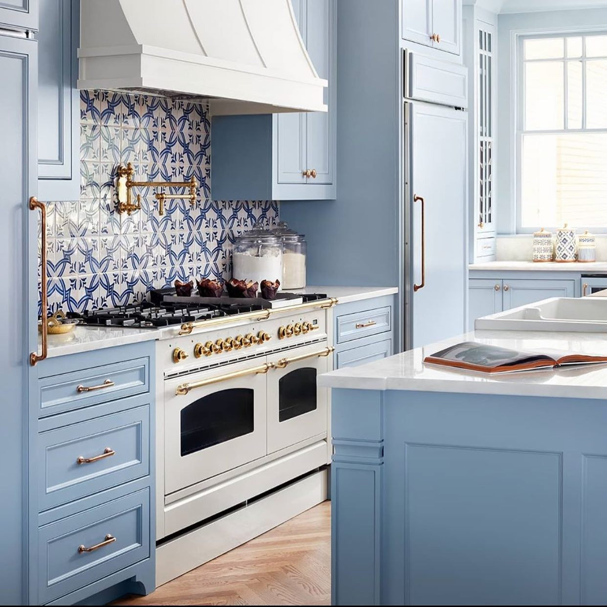 17 Must-See Blue Backsplash Kitchen Ideas – CreativeBooster