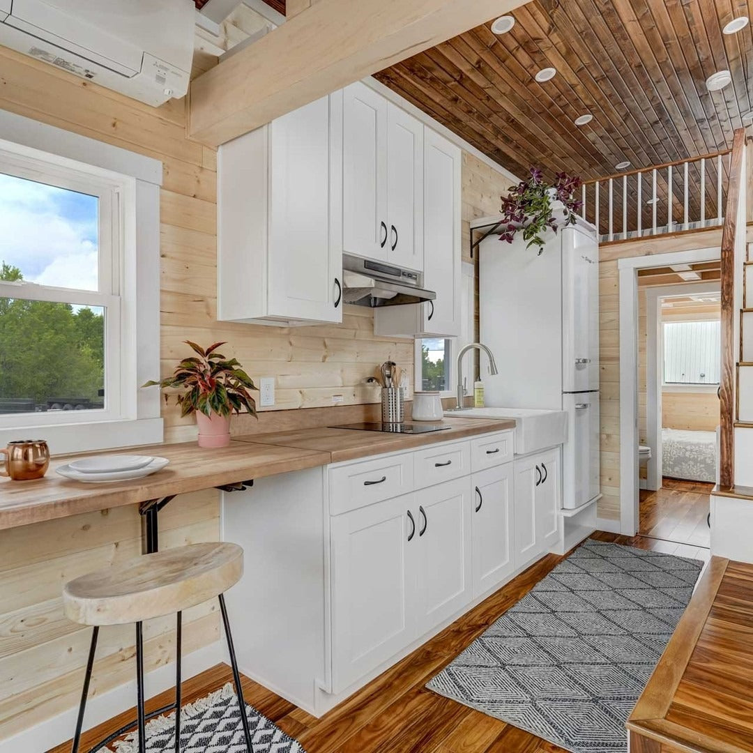 13 Tiny House Kitchen Ideas That Feel Spacious – CreativeBooster, image size:1080x1080