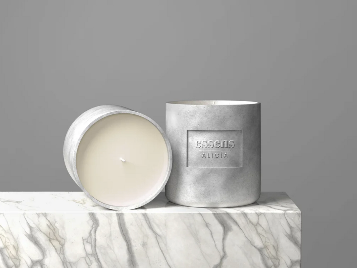 Free Luxurious White Candle Mockup PSD