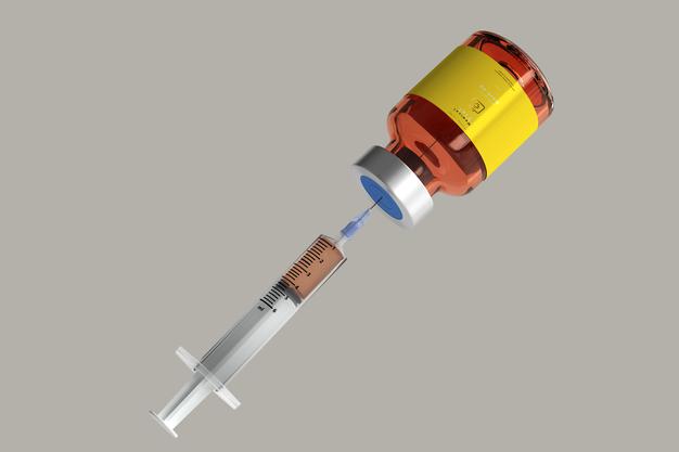 Free Amber Glass Vial Mockup With Syringe Psd