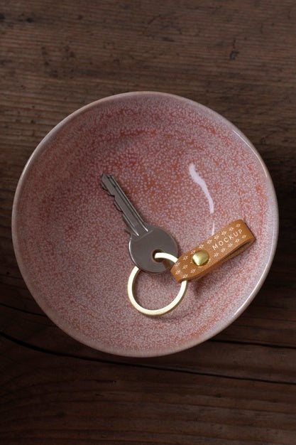 Free Beautiful Accessories Mockup In Real Context Psd