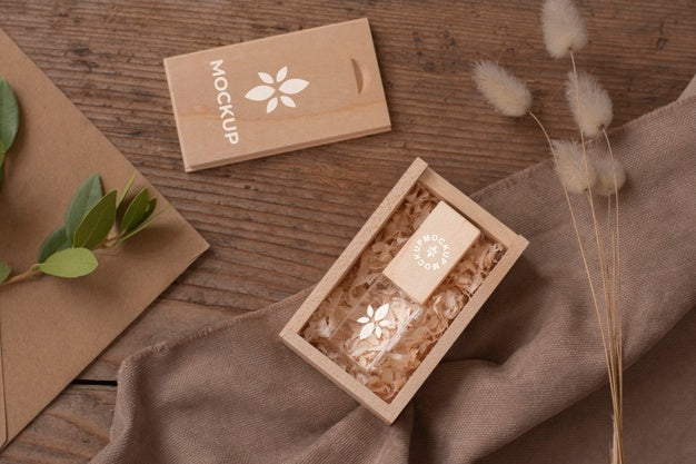 Free Beautiful Accessories Mockup In Real Context Psd