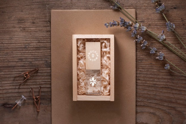 Free Beautiful Accessories Mockup In Real Context Psd