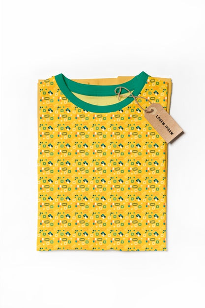Free Beautiful Colorful Shirt Concept Mock-Up Psd