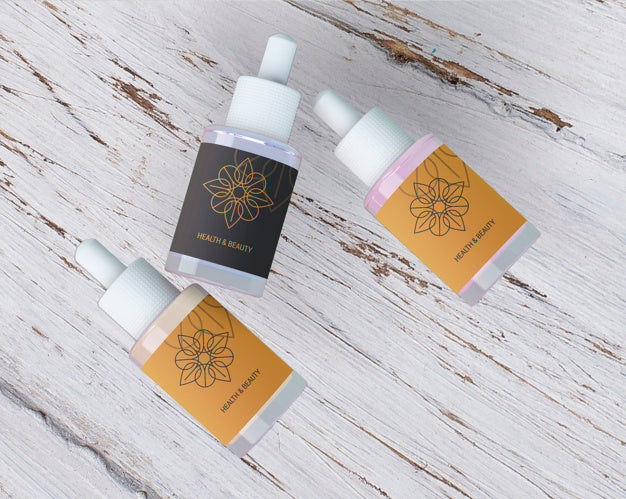 Free Beauty Products Mockup On Wooden Background Psd