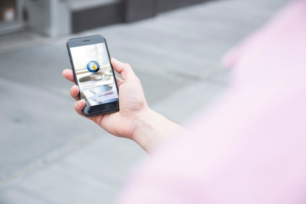 Free Businessman Using Smartphone Mockup Psd