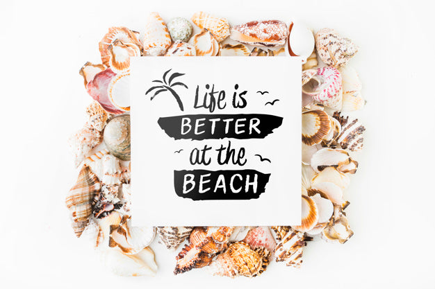 Free Card Mockup With Tropical Summer Concept With Seashells Psd