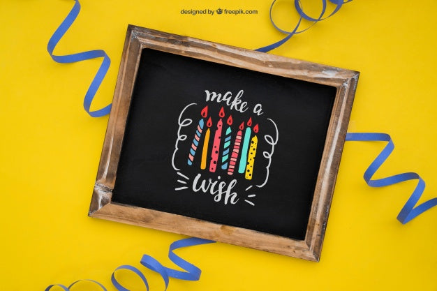Free Celebration Decoration With Slate And Streamers Psd