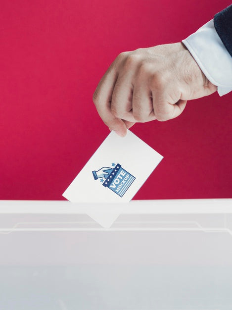 Free Close-Up Man Putting Ballot Mock-Up In Box Psd