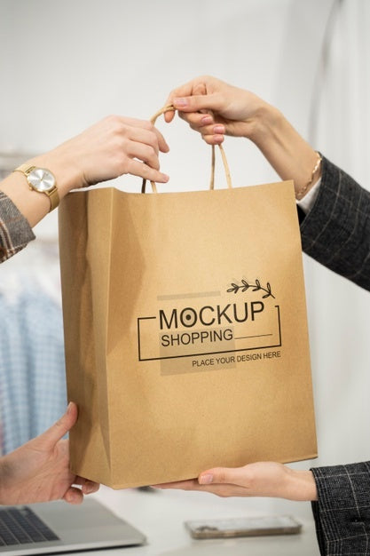 Free Close Up On Paper Bag Mockup Psd