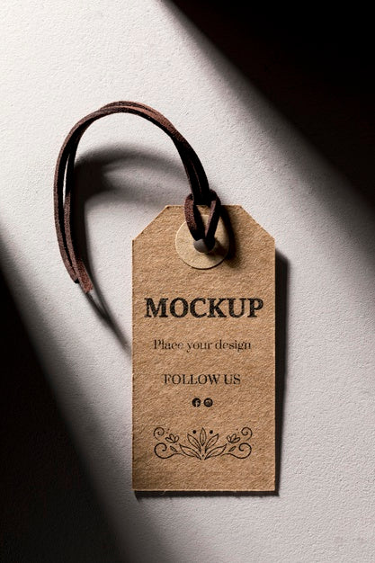 Free Clothing Minimalist Cardboard Tag Mock-Up Psd