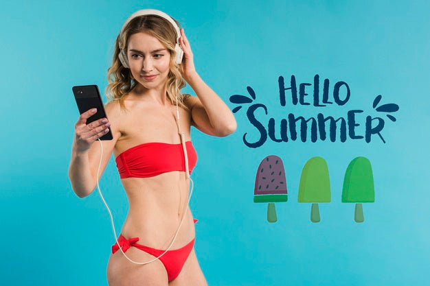 Free Copyspace Mockup With Summer Concept Next To Attractive Woman Psd