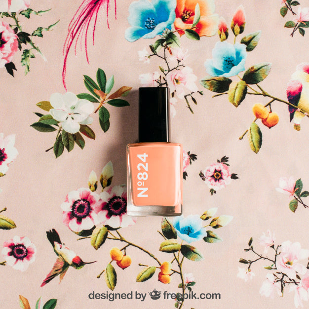 Free Cosmetic Mockup With Nail Polish Psd