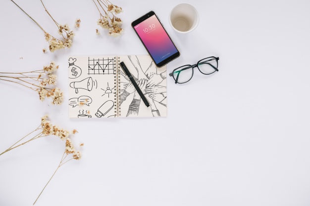 Free Creative Social Media And Internet Mockup With Booklet Or Cover Psd