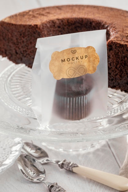 Free Delicious Pastry In Transparent Packaging Psd