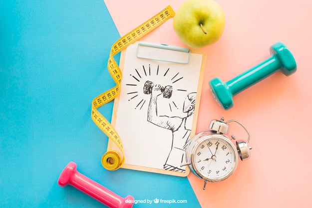 Free Fitness Mockup With Clipboard And Sports Elements Psd