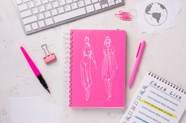 Free Flat Lay Notebook Mock-Up With Stationery Near Keyboard Psd