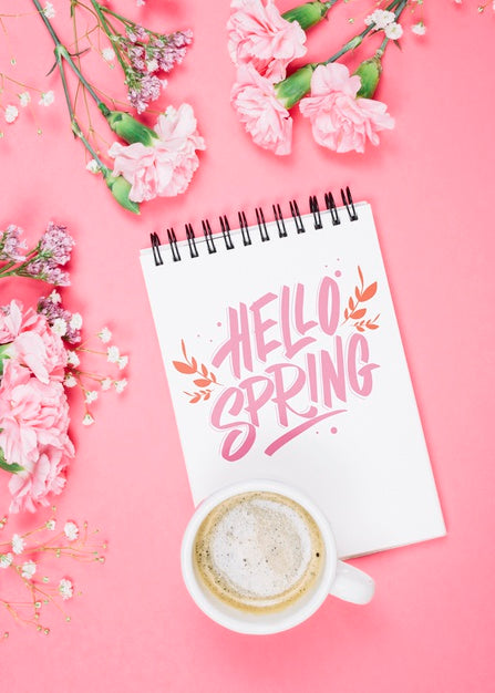 Free Flat Lay Notepad Mockup With Spring Concept Psd
