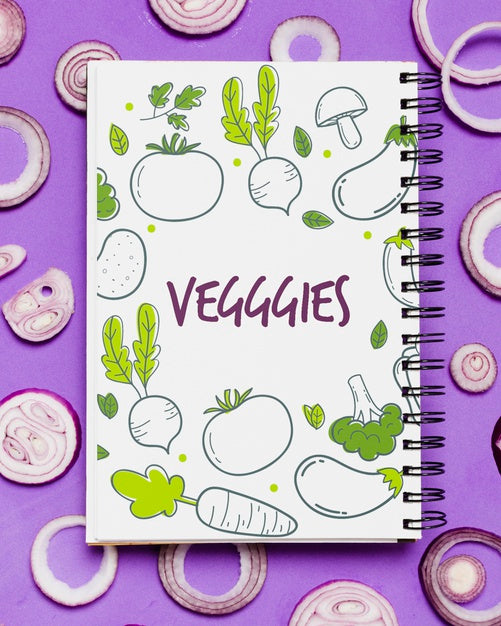Free Flat Lay Onion Slices With Notebook Mock-Up Psd