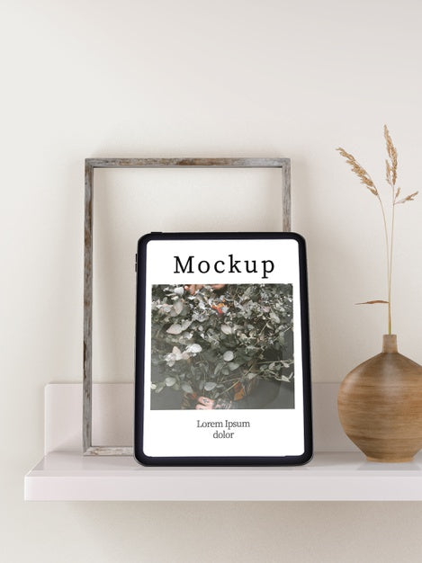 Free Frame And Vase With Flower Decor Psd