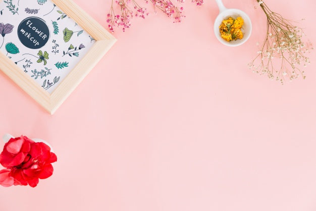 Free Frame Mockup With Floral Decoration Psd