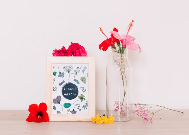 Free Frame Mockup With Floral Decoration Psd