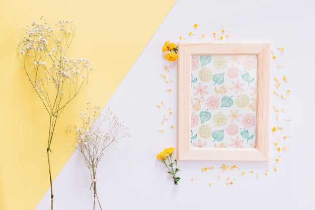 Free Frame Mockup With Floral Decoration Psd