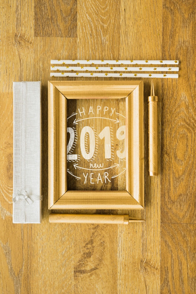 Free Frame Mockup With New Year Decoration Psd