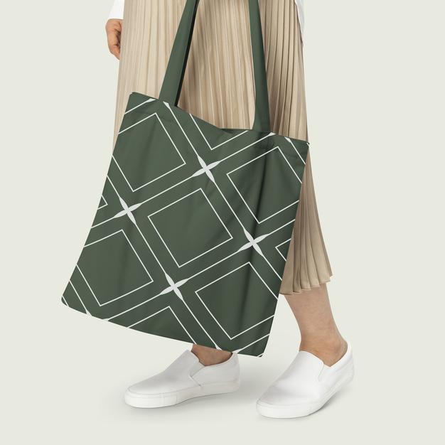 Free Green Tote Bag Mockup With Rhombus Pattern Casual Apparel Psd