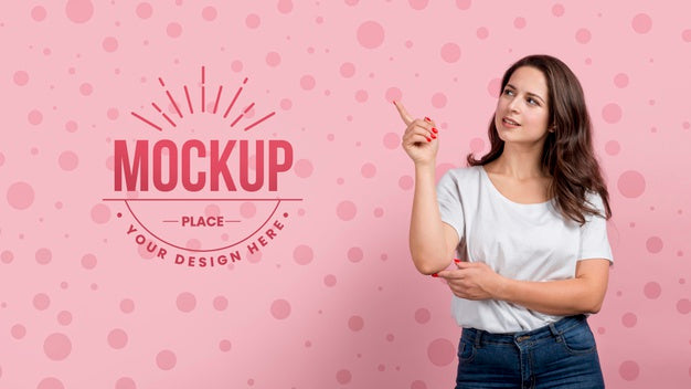 Free Medium Shot Girl Pointing Up Psd