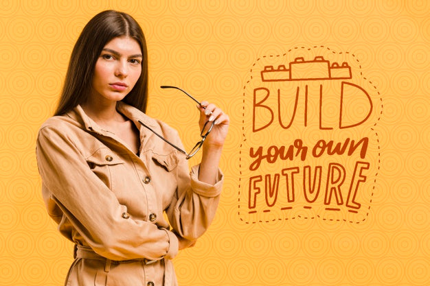 Free Medium Shot Girl With Glasses Posing In Studio Psd