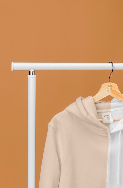 Free Mockup Hoodie Label Close Up Psd