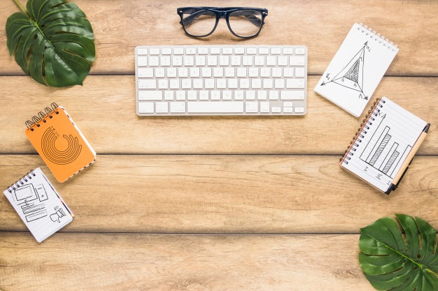 Free Mockup Of Notepads With Internet Of Things Concept Psd