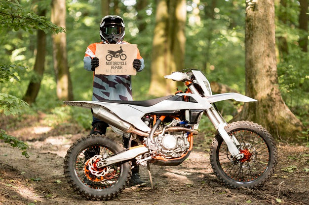 Free Motorcyclist Holding Sign Psd