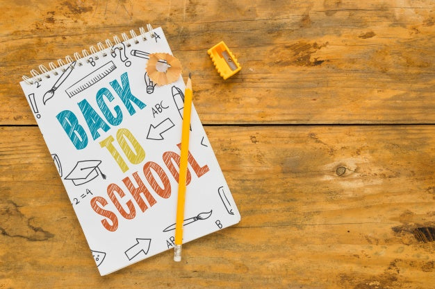 Free Notepad Mockup With Back To School Concept Psd