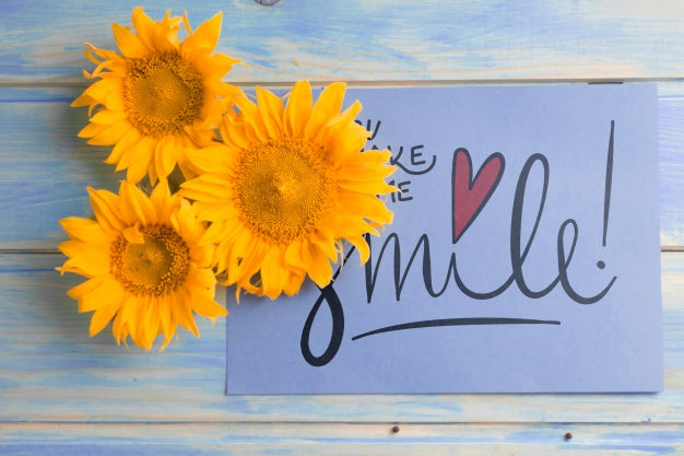 Free Paper Mockup With Floral Decoration Psd