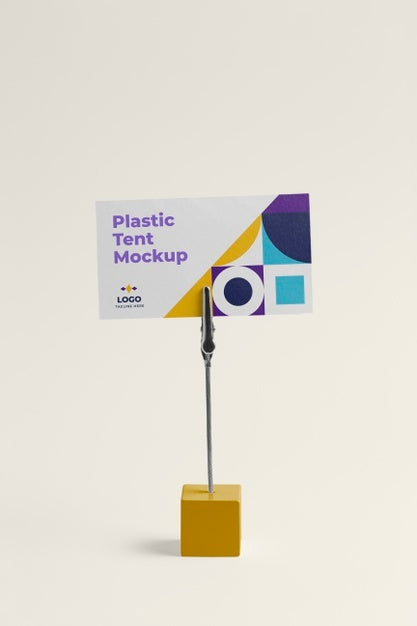 Free Paper Table Tent Mockup Isolated Psd