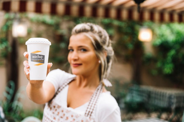 Free Pastry Shop Concept Mock-Up Psd