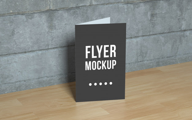 Free Realistic Flyer Mockup Psd