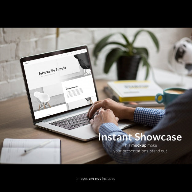 Free Realistic Screen Mock Up Psd