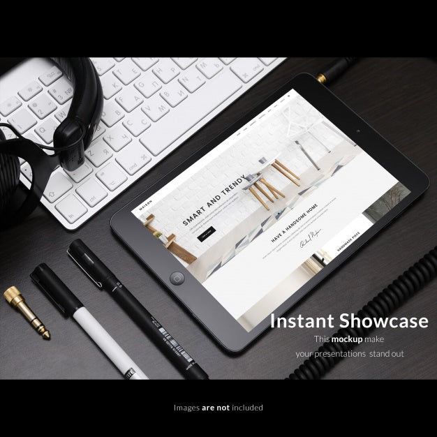 Free Realistic Screen Mock Up Psd