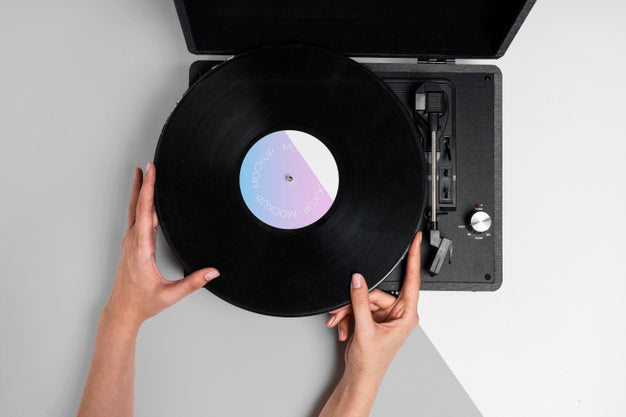 Free Retro Mock-Up Vinyl Disk Abstract Packaging Psd