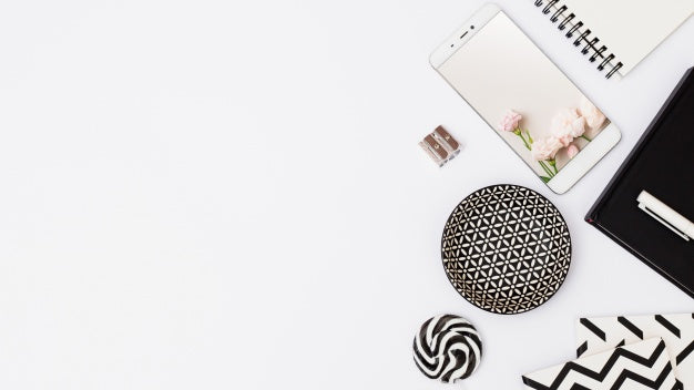 Free Smartphone Mockup With Copyspace Psd