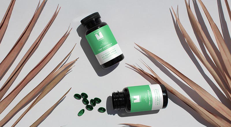 Free Soft Capsules Pill Bottle Mockup Psd