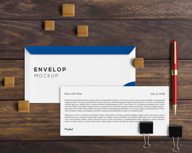 Free Stationery Concept With Envelope Mockup Psd