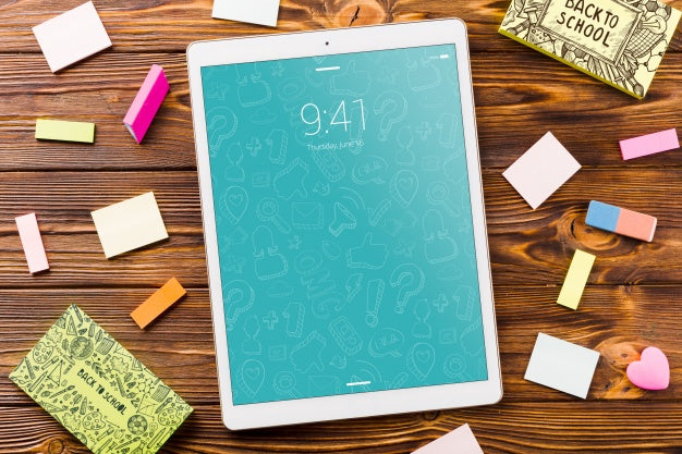 Free Tablet Mockup With Back To School Concept Psd