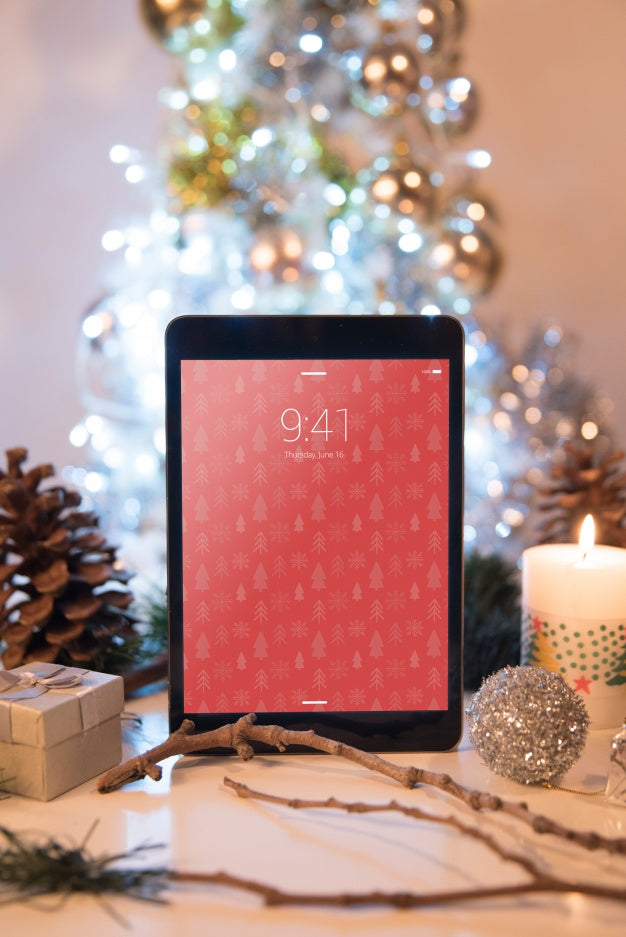 Free Tablet Mockup With Christmas Concept Psd
