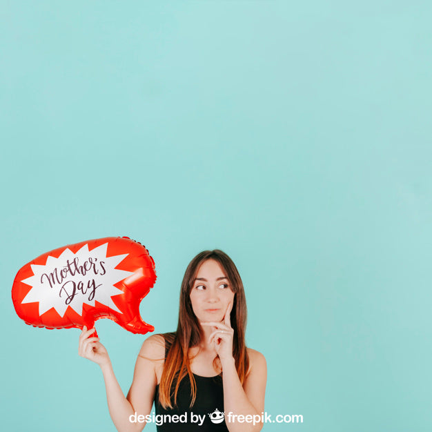 Free Thinking Woman With Speech Balloon Mockup Psd